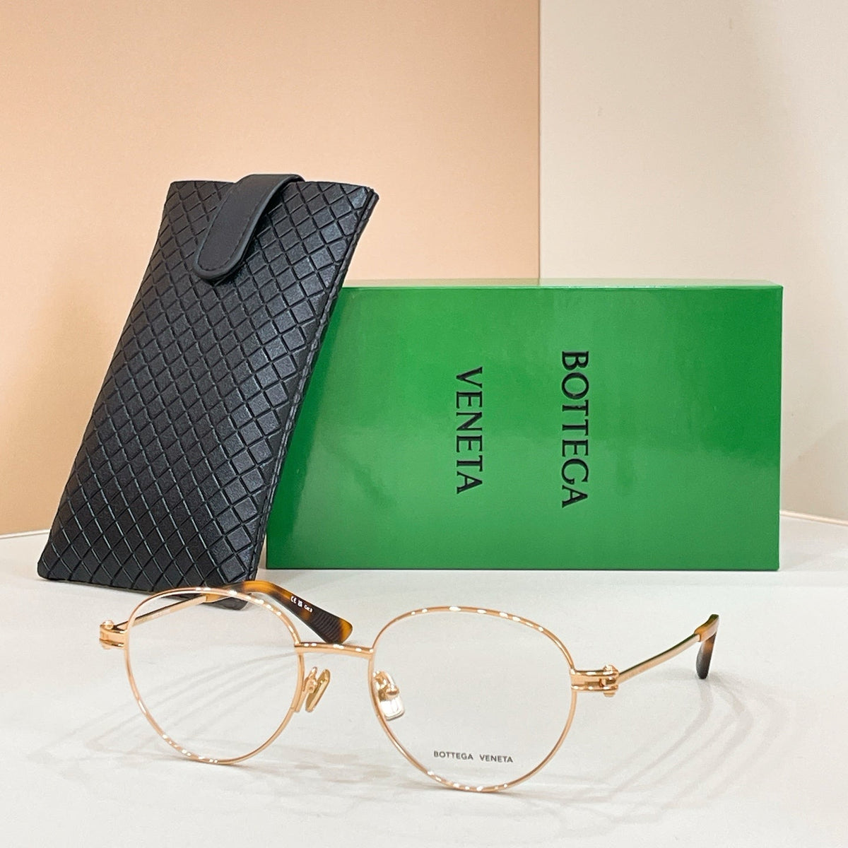 Bottega Veneta BV1382S Sunglasses product image 3, provided for visual reference and product detail review