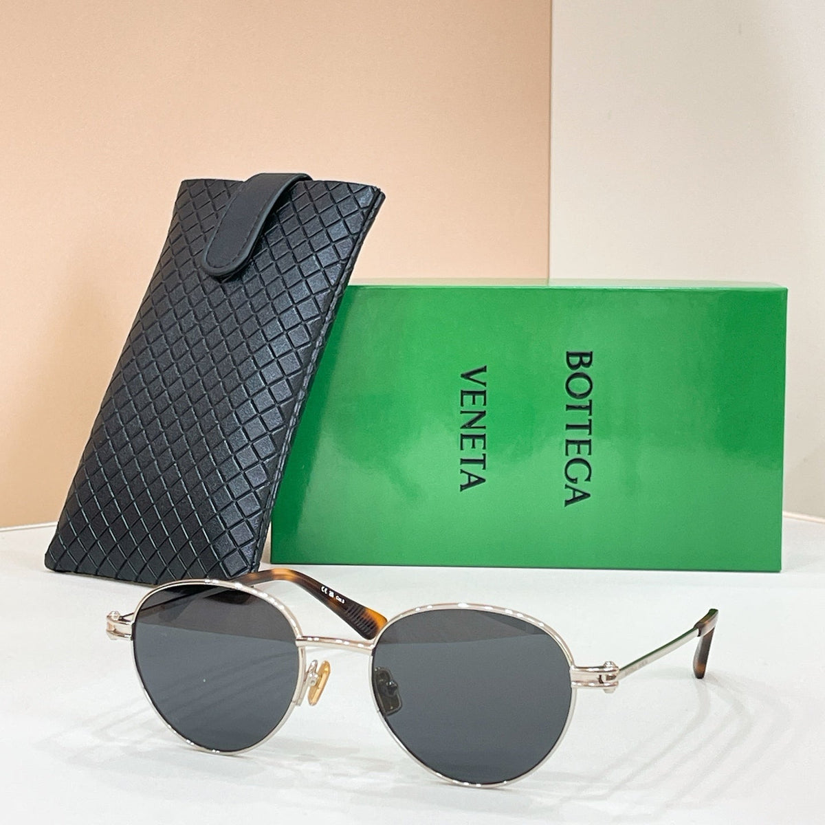 Bottega Veneta BV1382S Sunglasses product image 5, provided for visual reference and product detail review