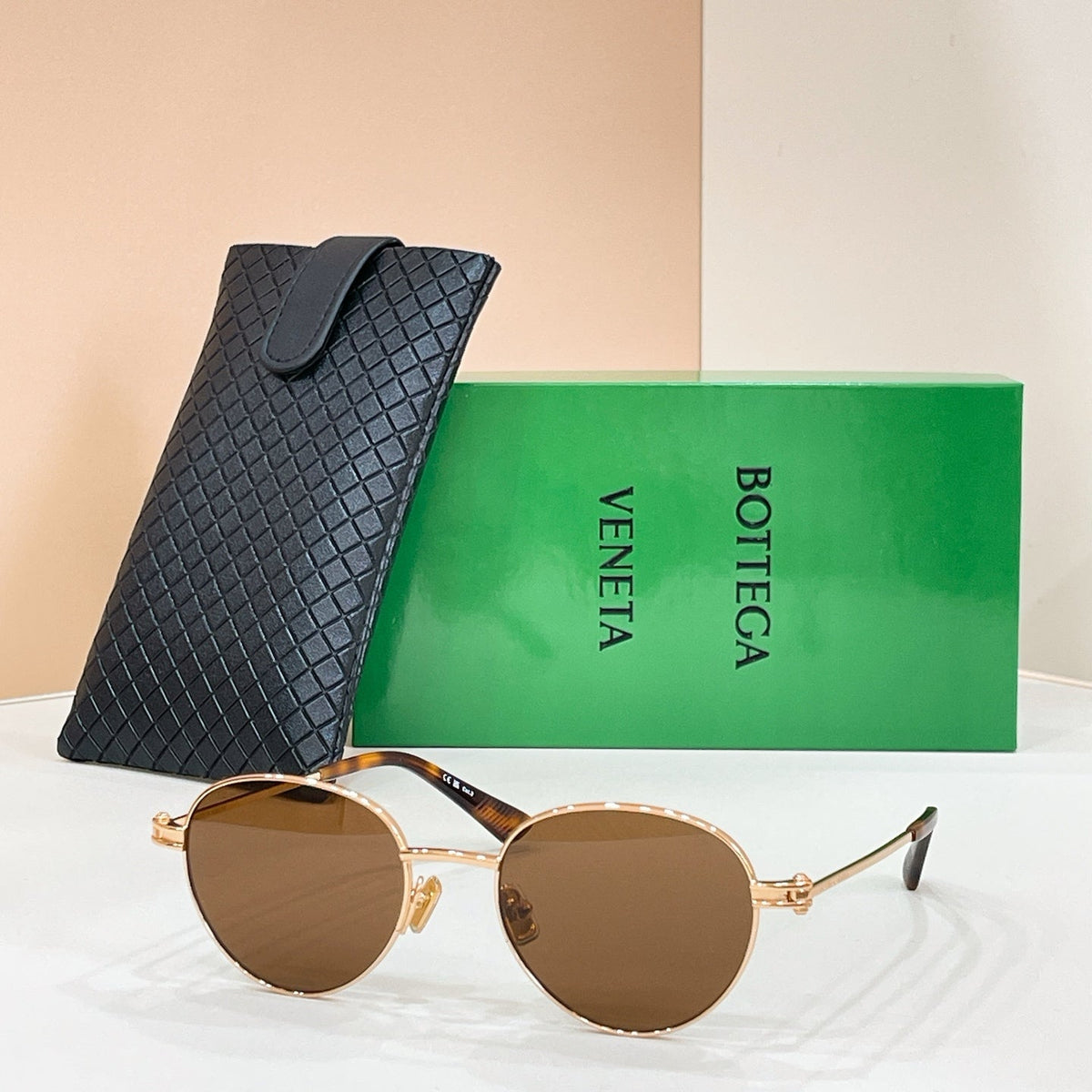 Bottega Veneta BV1382S Sunglasses product image 7, provided for visual reference and product detail review