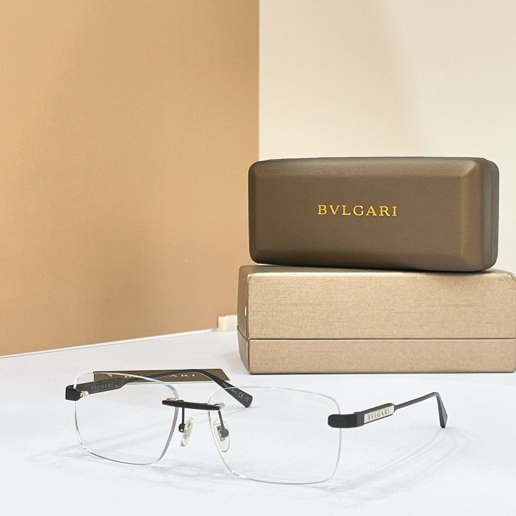 Bvlgari BV40062U Sunglasses product image 9, provided for visual reference and product detail review