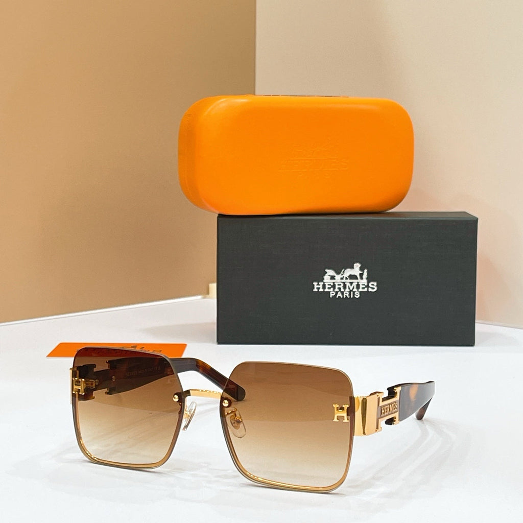 Hermes H8021 Eyeglass Frames product image 4, provided for visual reference and product detail review