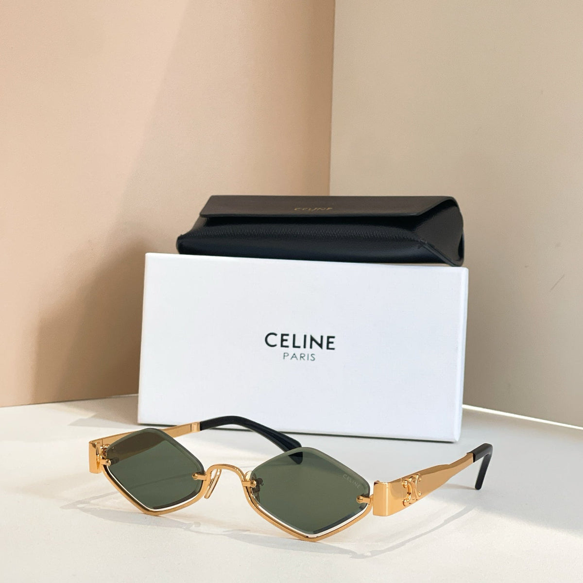 Celine CL42117U Sunglasses product image 1, provided for visual reference and product detail review