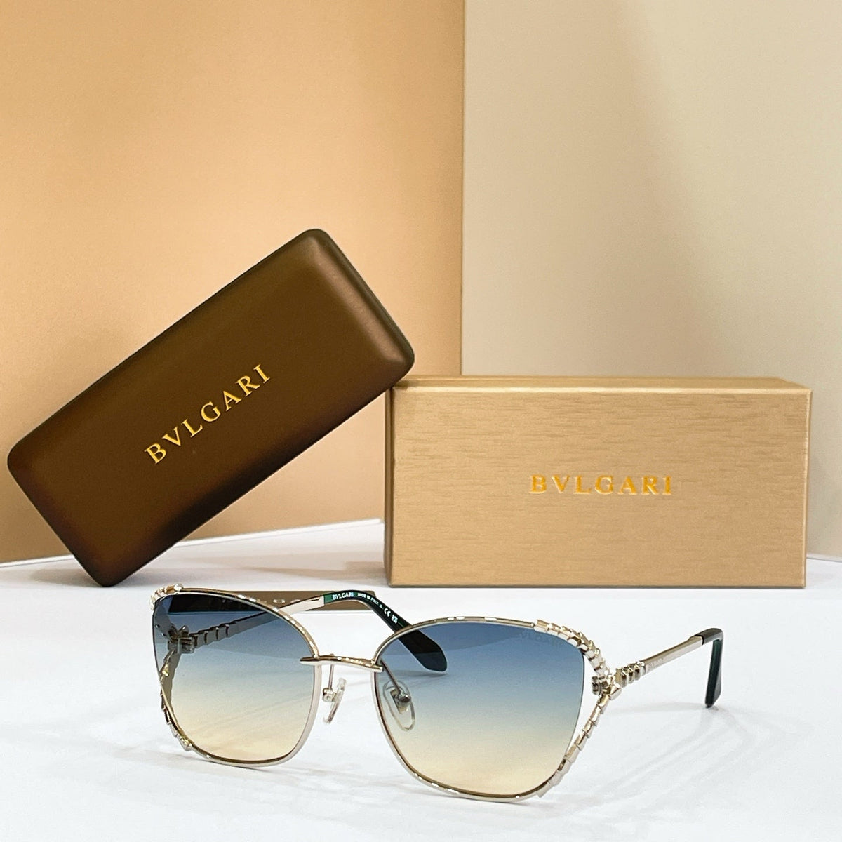 Bvlgari BV40081U Sunglasses product image 4, provided for visual reference and product detail review