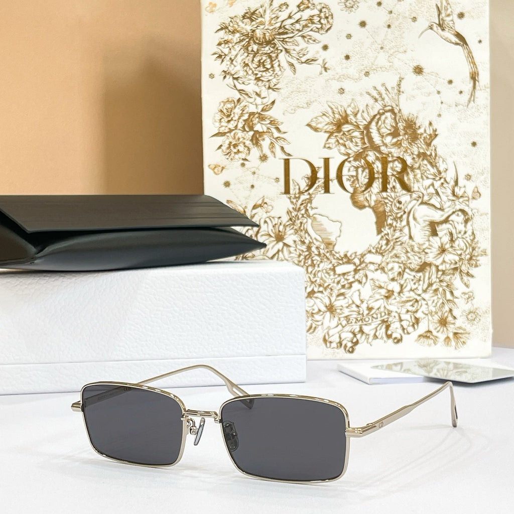 Dior DiorBlackSuit S21U Sunglasses product image 2, provided for visual reference and product detail review