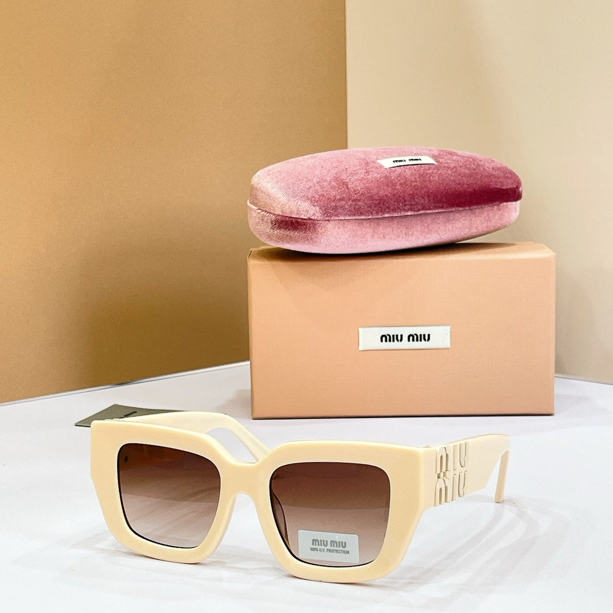 Miu Miu SMU B05 Sunglasses product image 1, provided for visual reference and product detail review
