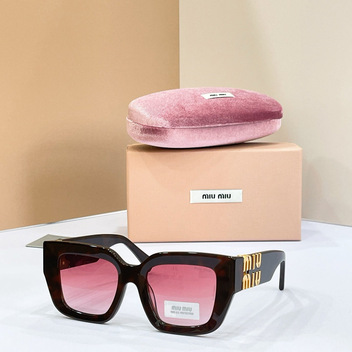 Miu Miu SMU B05 Sunglasses product image 3, provided for visual reference and product detail review
