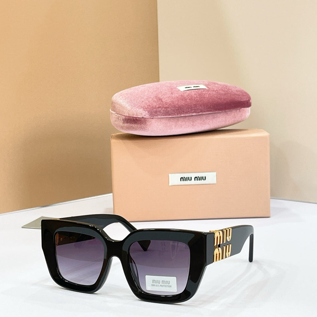 Miu Miu SMU B05 Sunglasses product image 5, provided for visual reference and product detail review