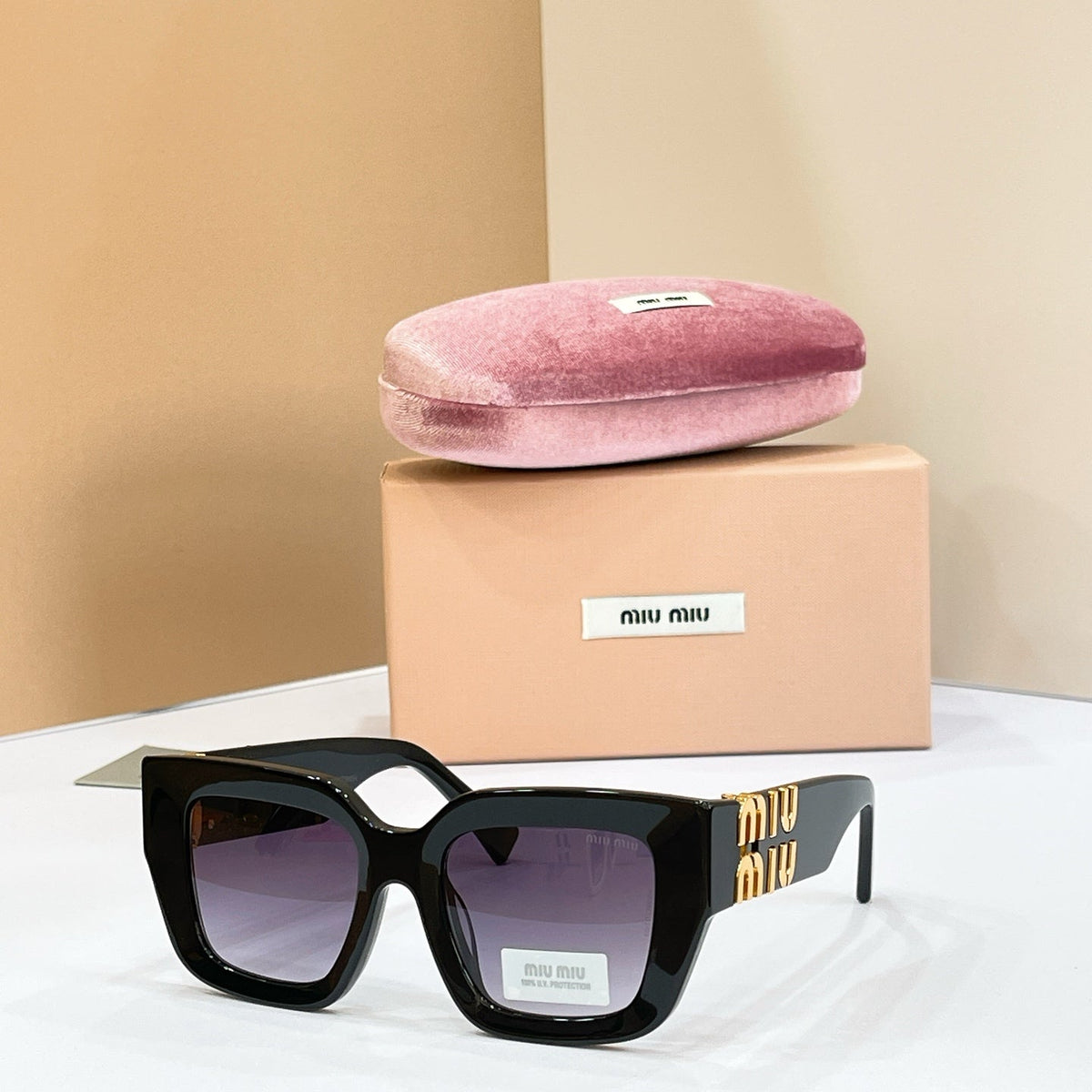 Miu Miu SMU B05 Sunglasses product image 5, provided for visual reference and product detail review