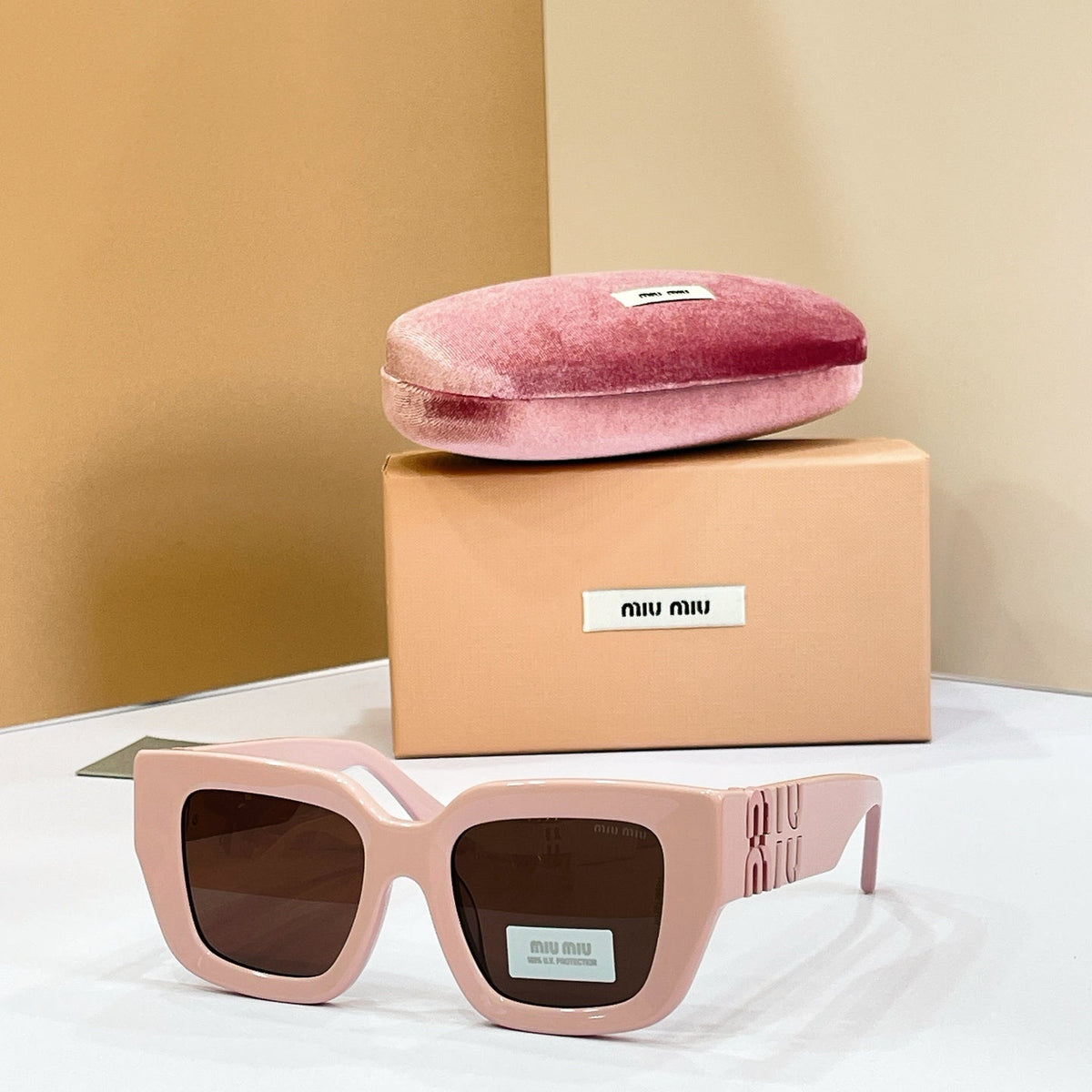 Miu Miu SMU B05 Sunglasses product image 6, provided for visual reference and product detail review