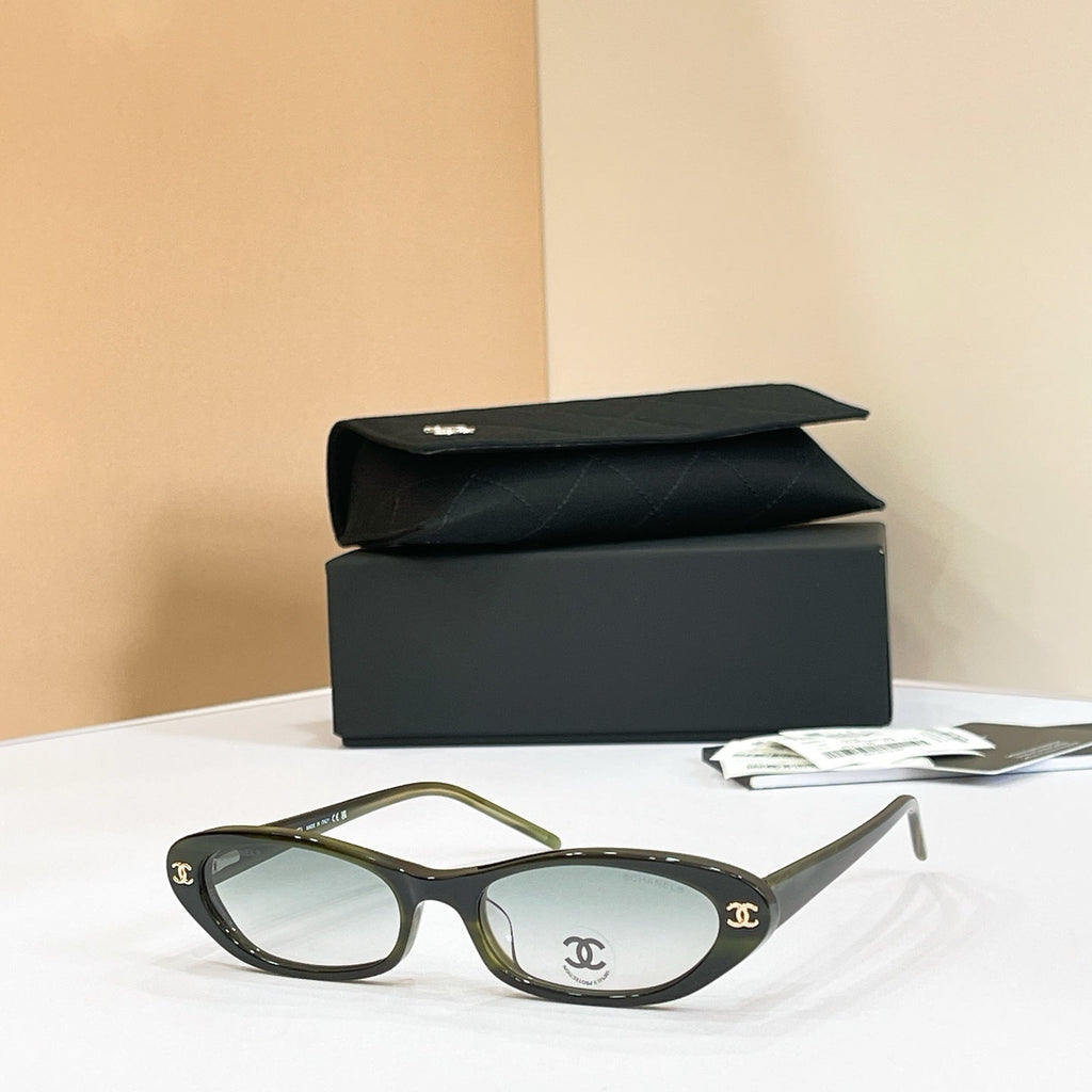 Chanel CH3025 Sunglasses product image 2, provided for visual reference and product detail review