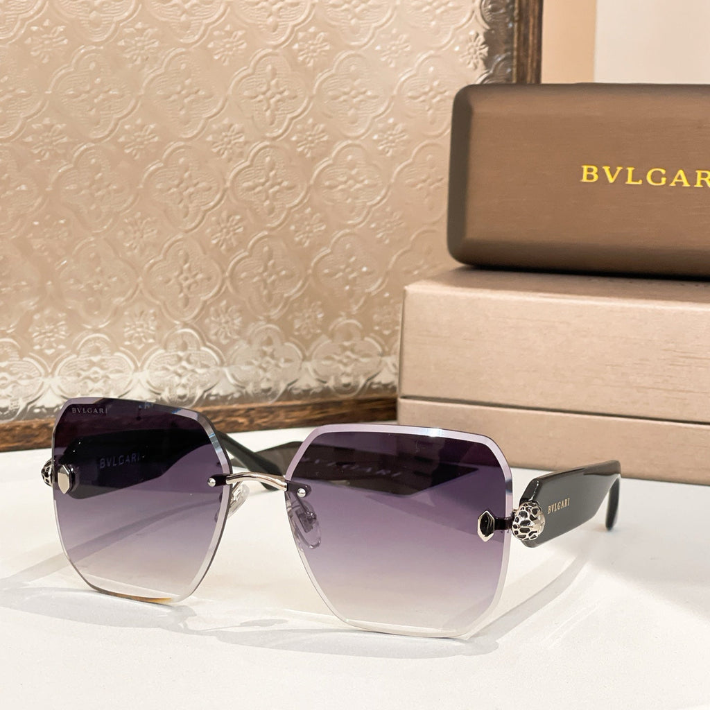 Bvlgari BV40009I Sunglasses product image 5, provided for visual reference and product detail review