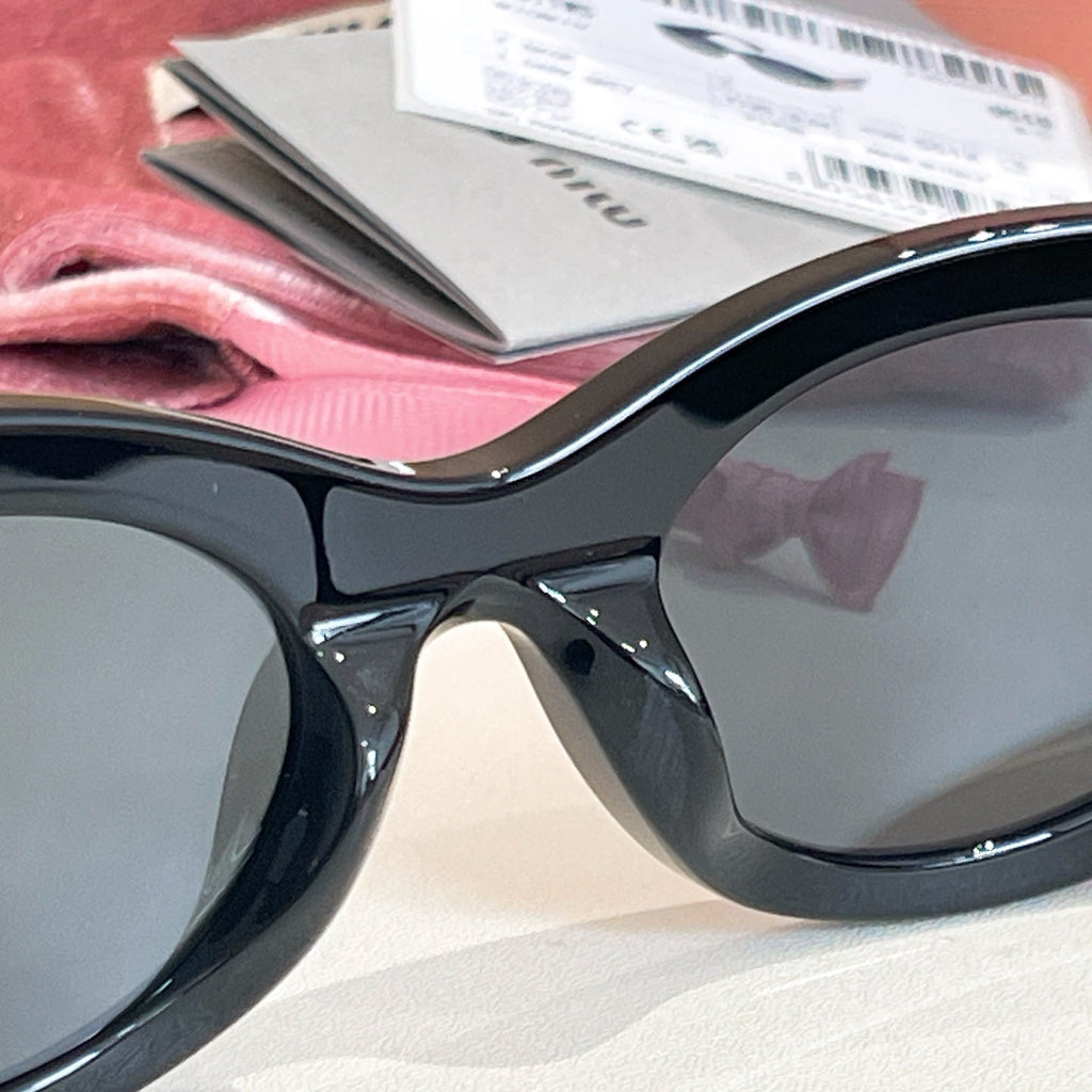 Miu Miu SMU 11W Sunglasses product image 6, provided for visual reference and product detail review