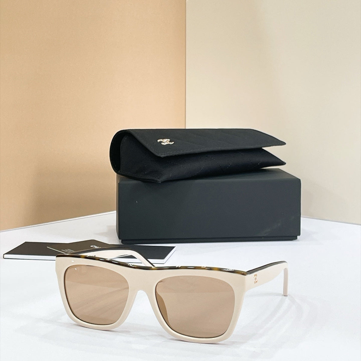 Chanel 5569 Sunglasses product image 2, provided for visual reference and product detail review