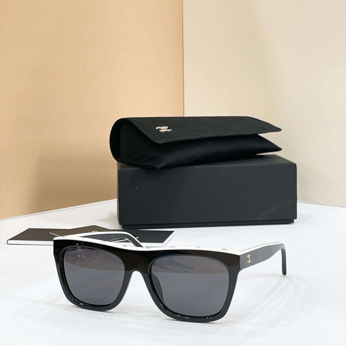 Chanel 5569 Sunglasses product image 4, provided for visual reference and product detail review