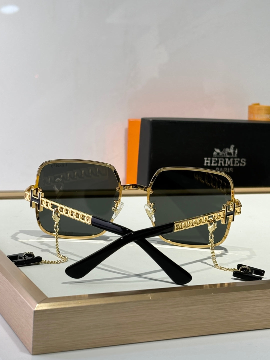 Hermes 9196 Sunglasses product image 9, provided for visual reference and product detail review