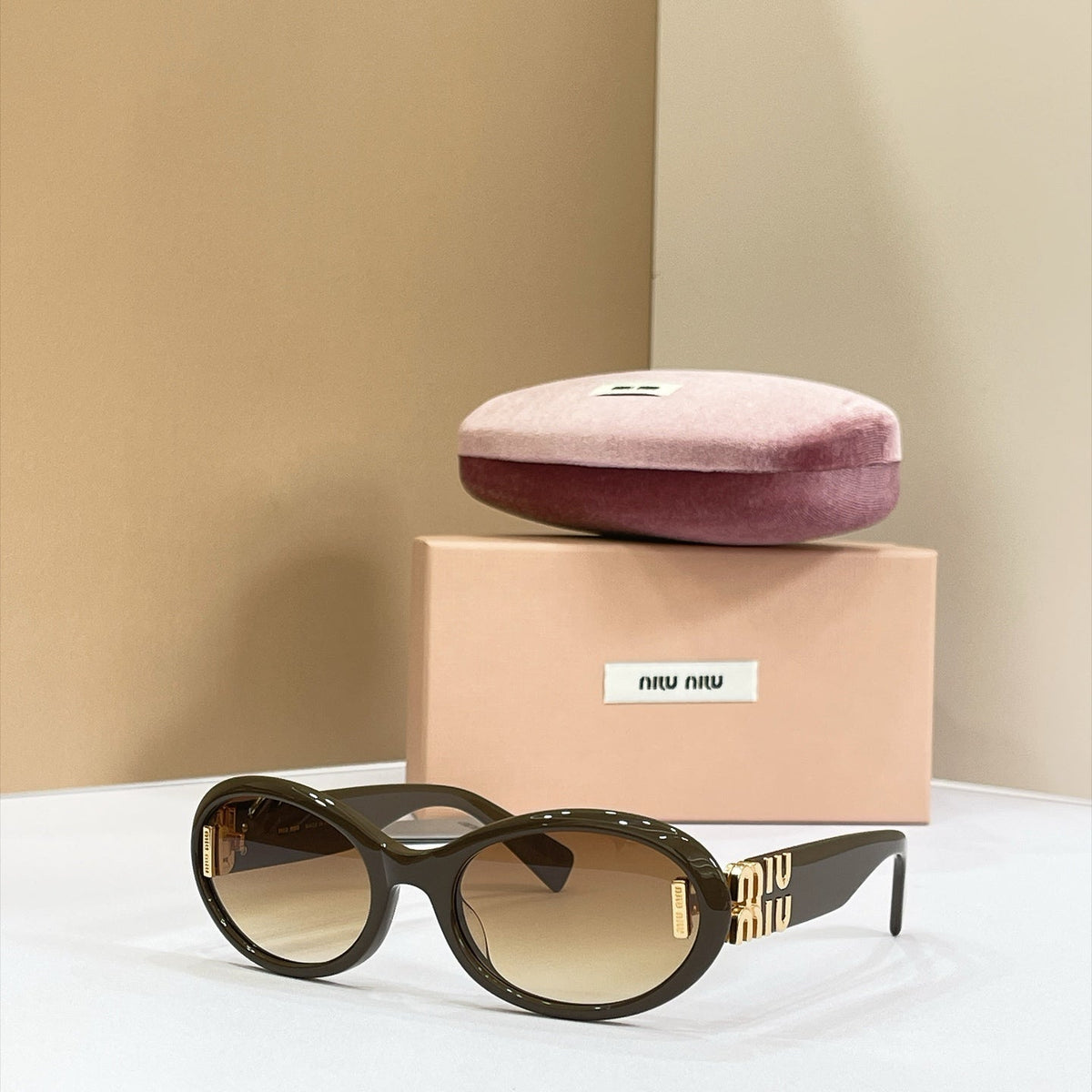 Miu Miu MU 158AV Sunglasses product image 2, provided for visual reference and product detail review