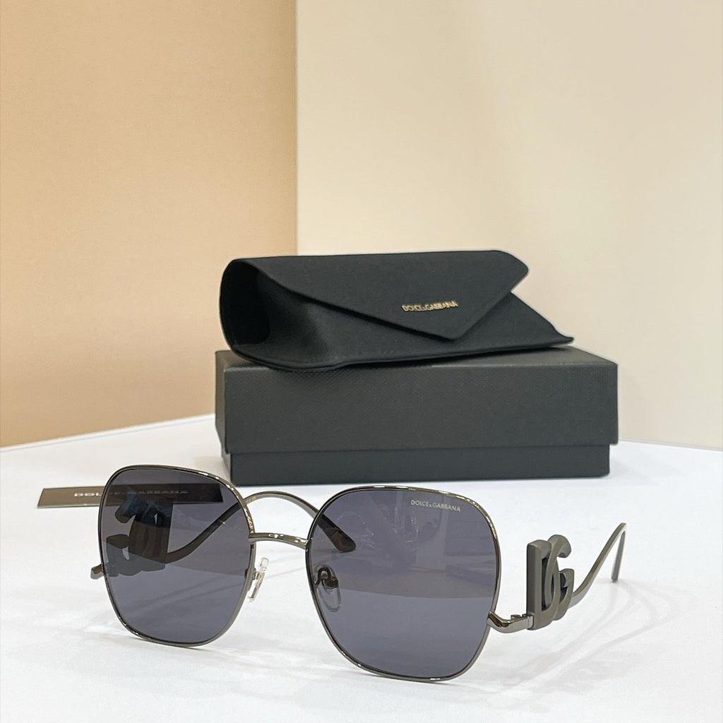Dolce & Gabbana DG1497LB Sunglasses product image 5, provided for visual reference and product detail review