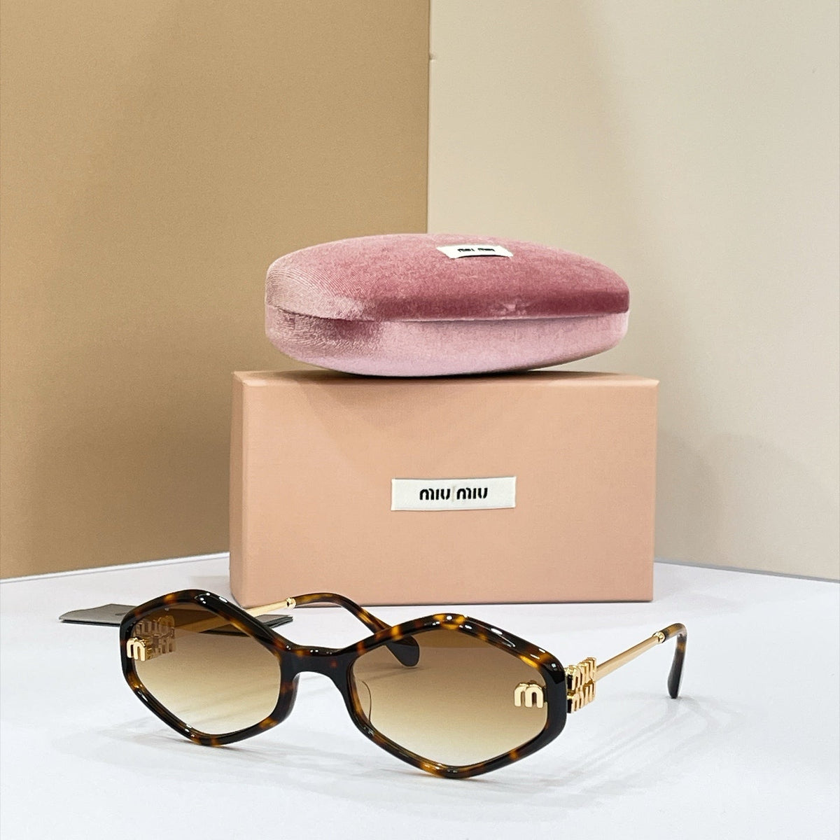 Miu Miu MU 156AV Sunglasses product image 4, provided for visual reference and product detail review