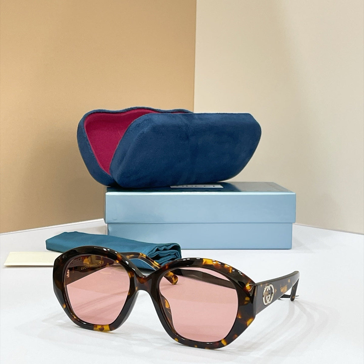 Gucci GG2200S Sunglasses product image 1, provided for visual reference and product detail review