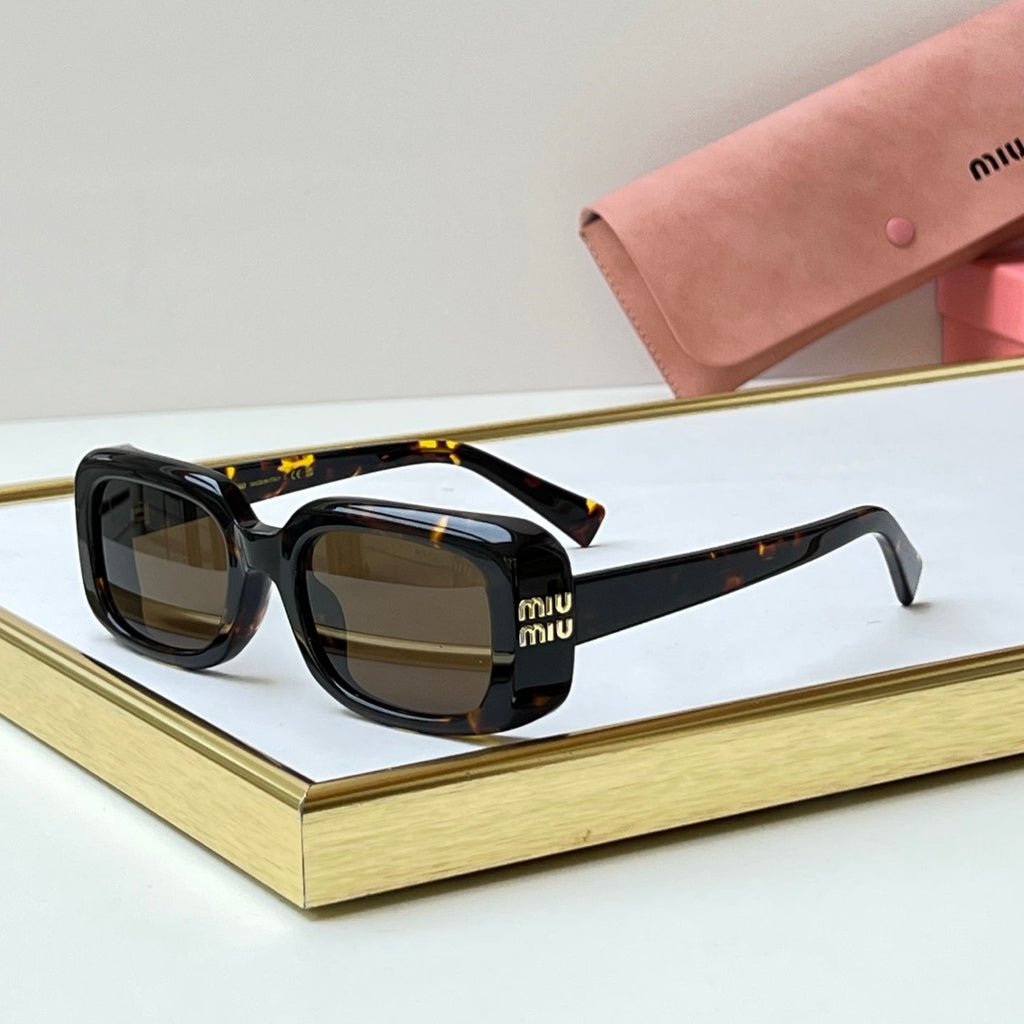 Miu Miu SMU B13-F Sunglasses product image 4, provided for visual reference and product detail review