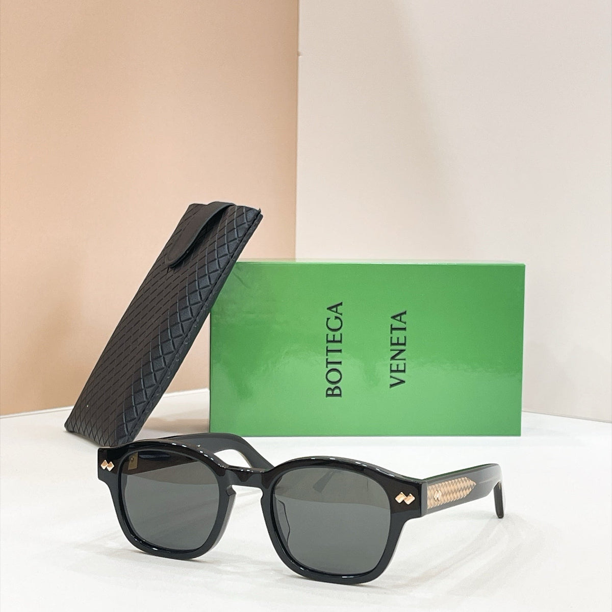 Bottega Veneta BV1445OA Sunglasses product image 2, provided for visual reference and product detail review