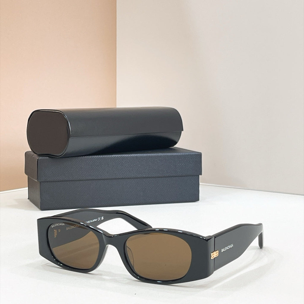 Balenciaga BB7158S Sunglasses product image 3, provided for visual reference and product detail review
