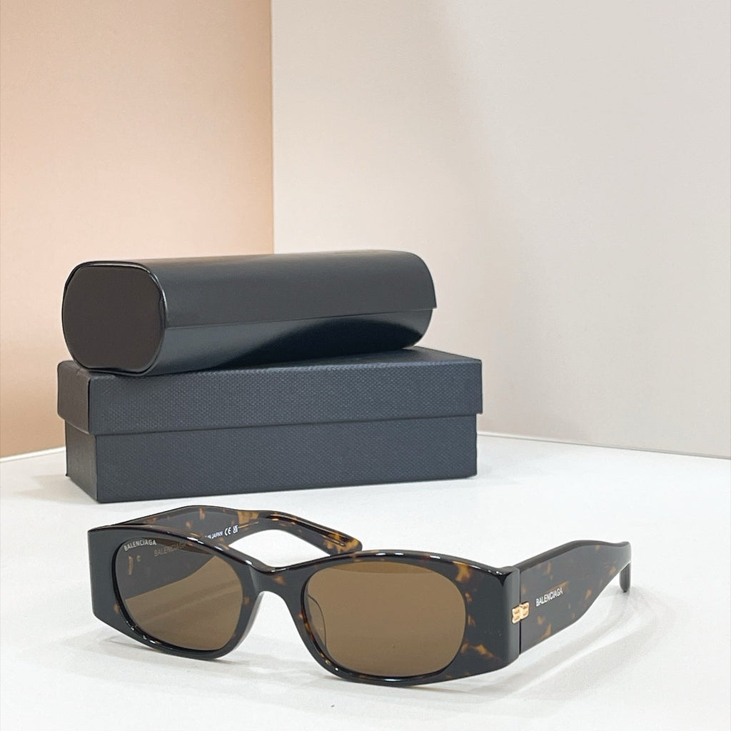 Balenciaga BB7158S Sunglasses product image 5, provided for visual reference and product detail review
