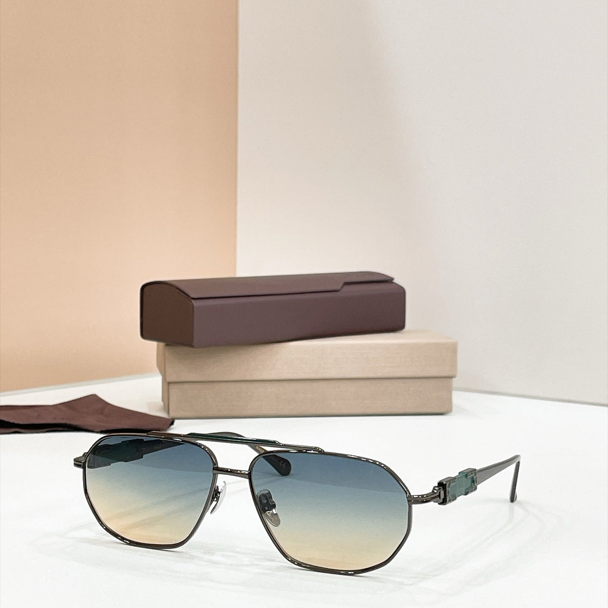 Dunhill DU02261 Sunglasses product image 5, provided for visual reference and product detail review
