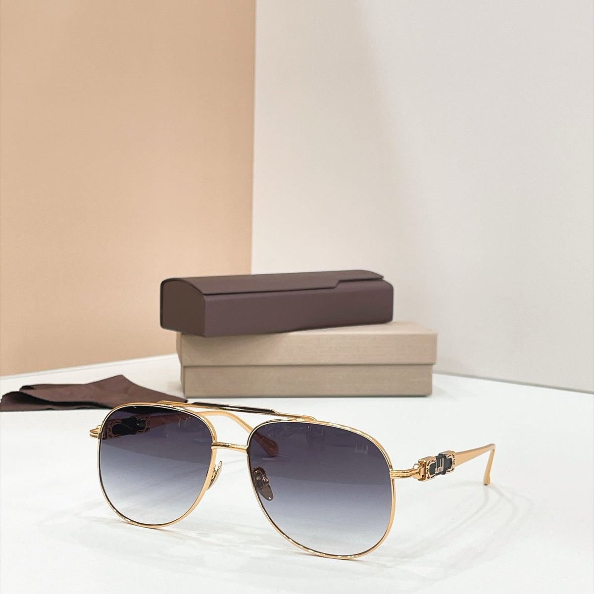 Dunhill DU02260 Sunglasses product image 5, provided for visual reference and product detail review