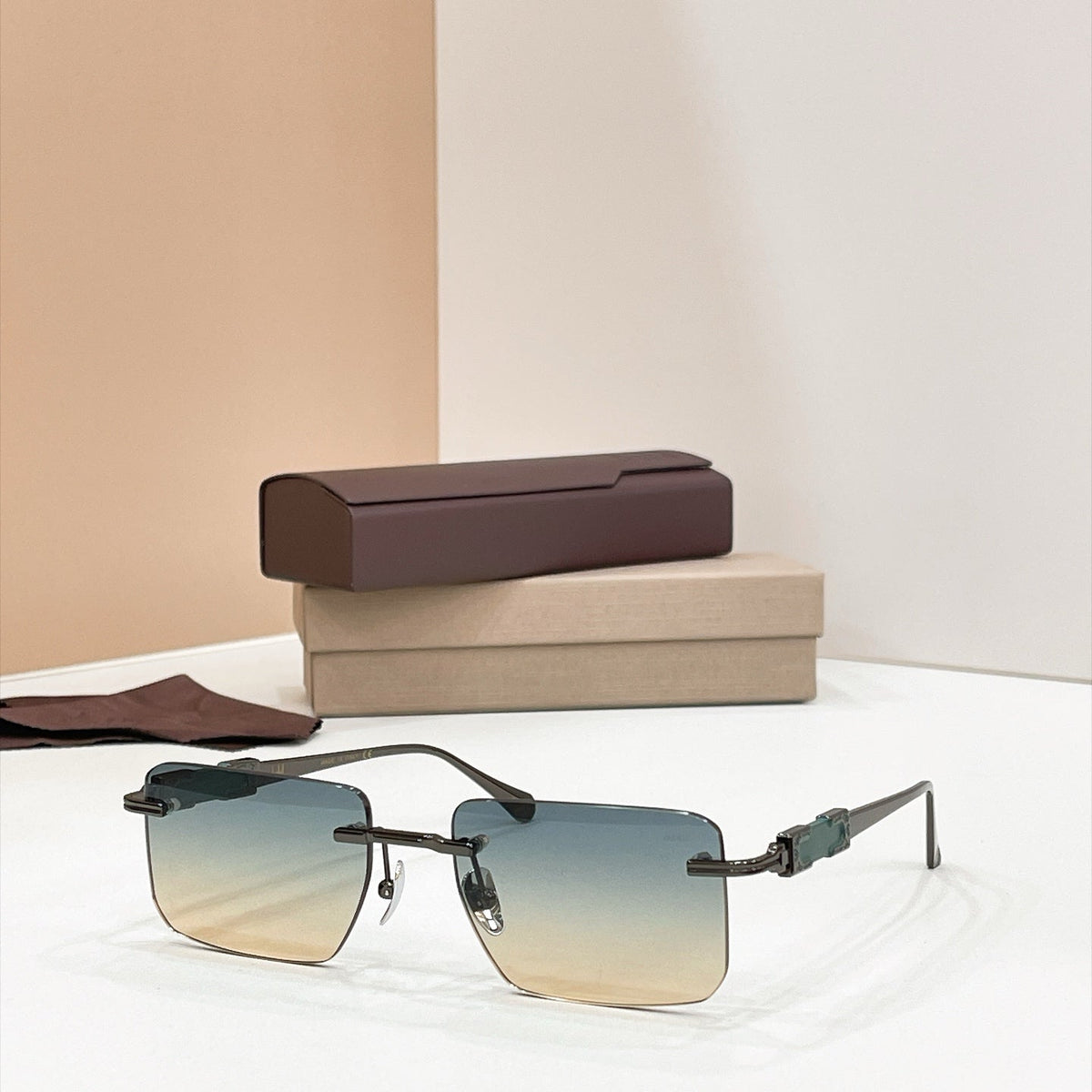 Dunhill DU02259 Sunglasses product image 1, provided for visual reference and product detail review