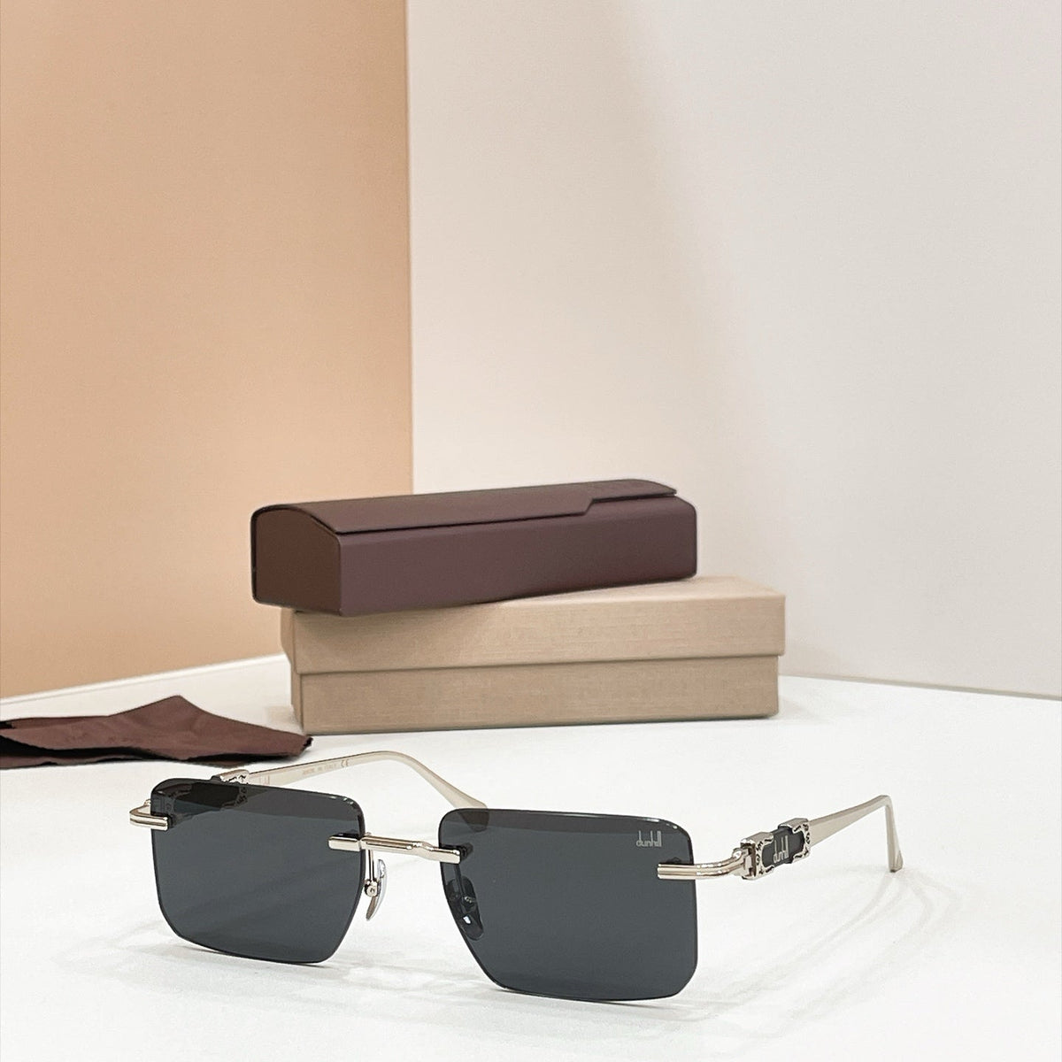 Dunhill DU02259 Sunglasses product image 4, provided for visual reference and product detail review