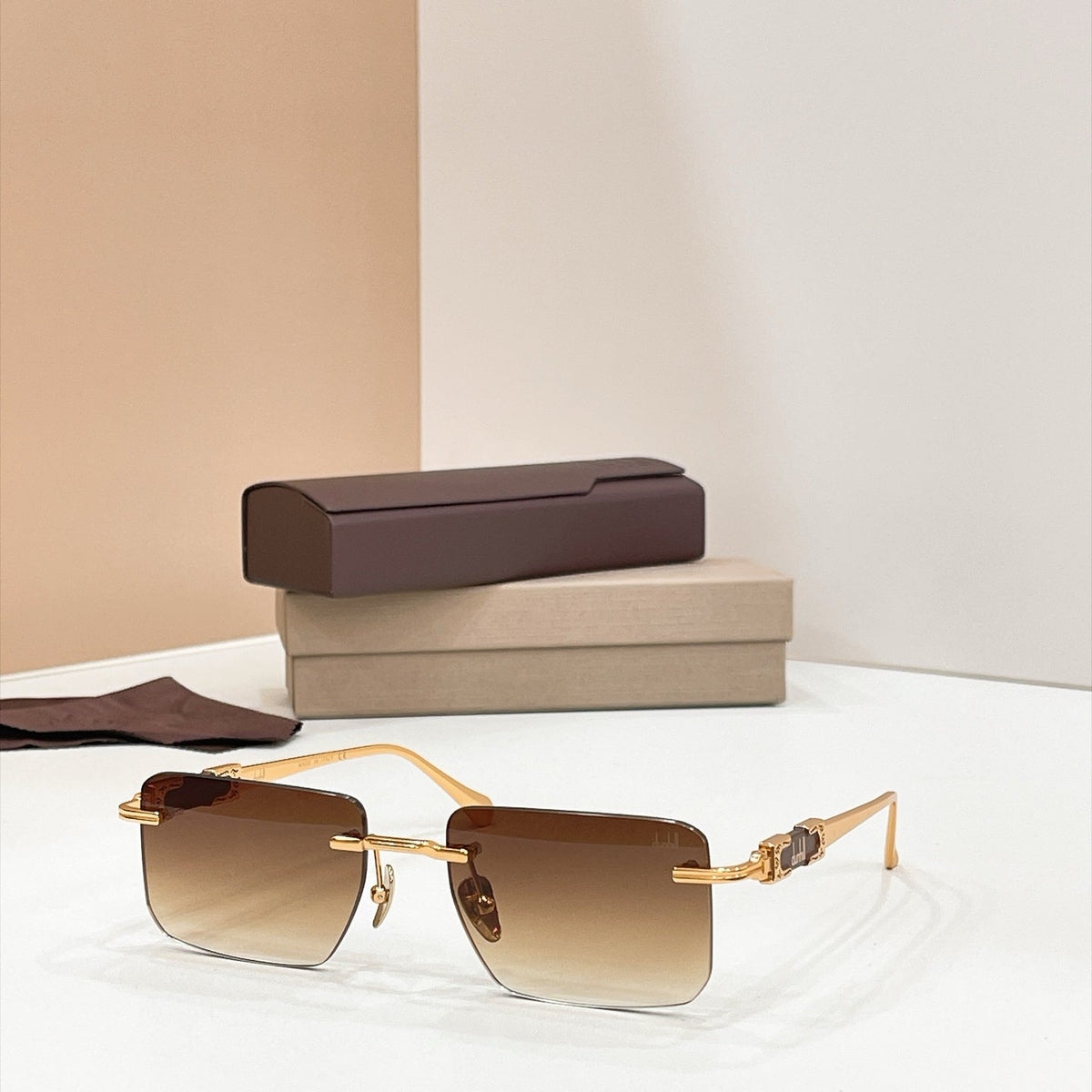 Dunhill DU02259 Sunglasses product image 6, provided for visual reference and product detail review