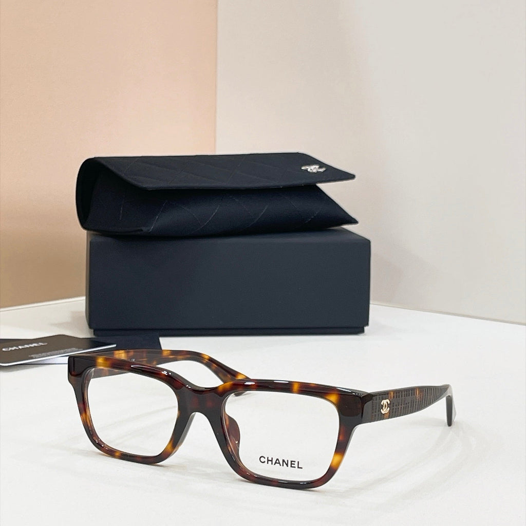 Chanel 3513 Sunglasses product image 1, provided for visual reference and product detail review