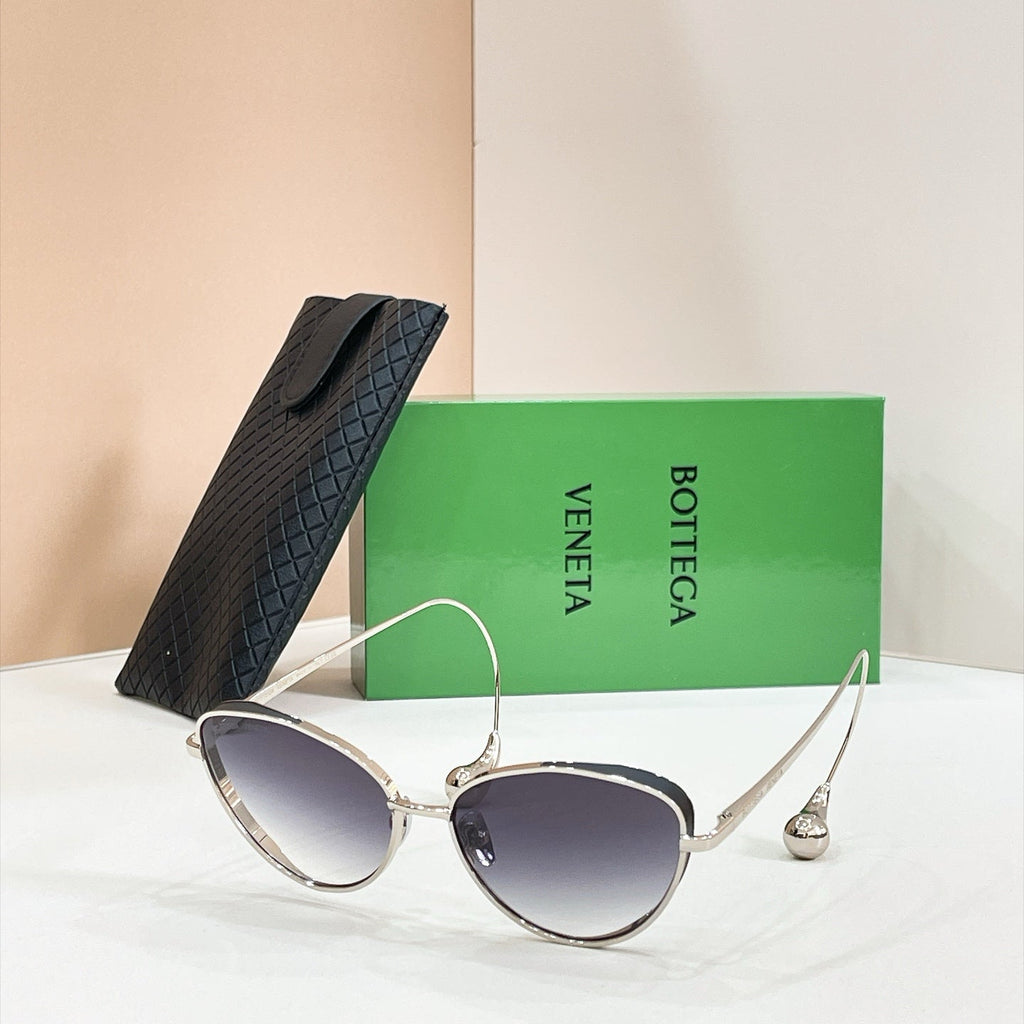 Bottega Veneta BV2035LA Sunglasses product image 3, provided for visual reference and product detail review
