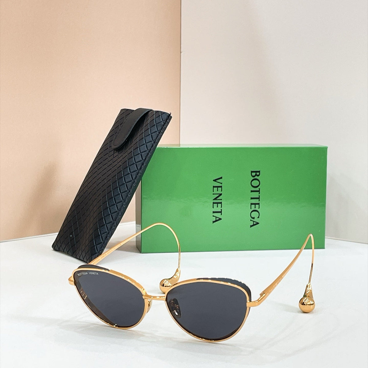 Bottega Veneta BV2035LA Sunglasses product image 5, provided for visual reference and product detail review