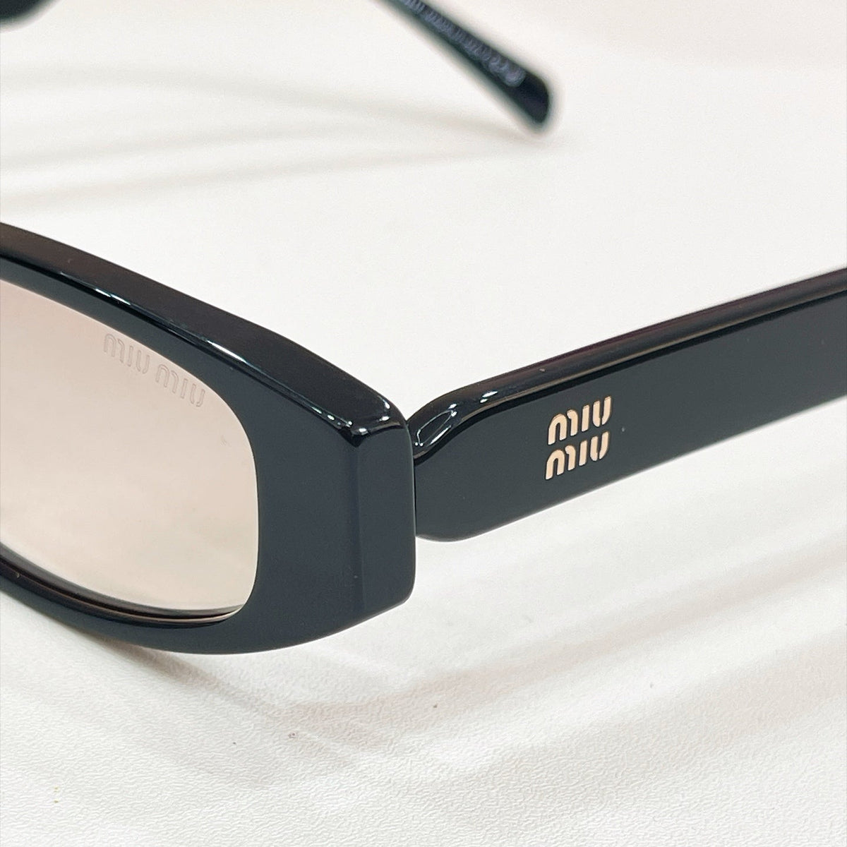 Miu Miu MU 06ZV Sunglasses product image 11, provided for visual reference and product detail review