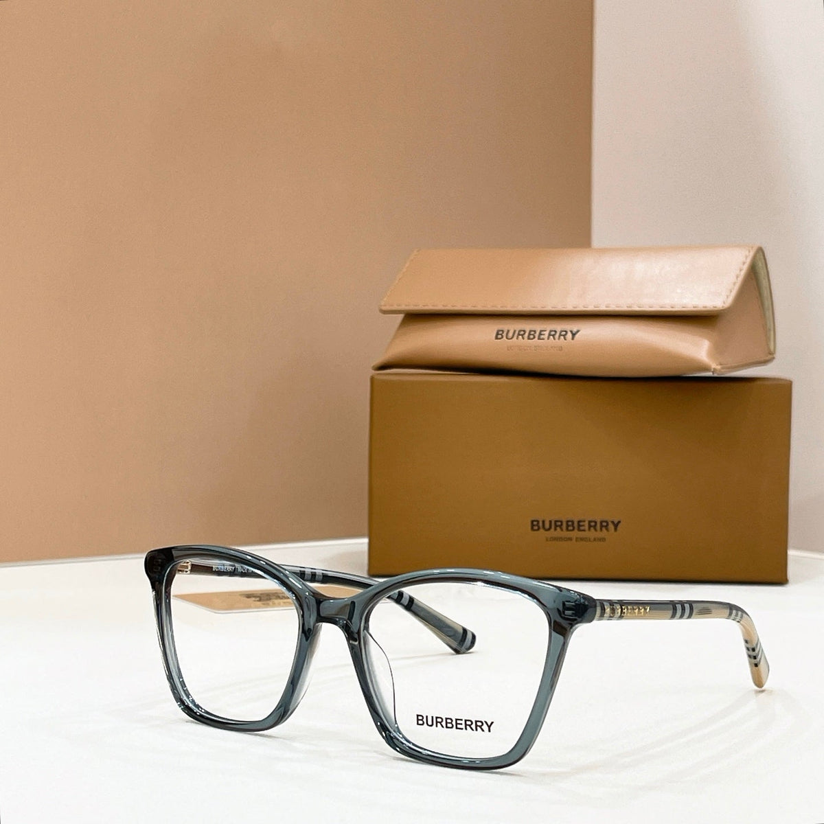 Burberry BE2367 Sunglasses product image 4, provided for visual reference and product detail review