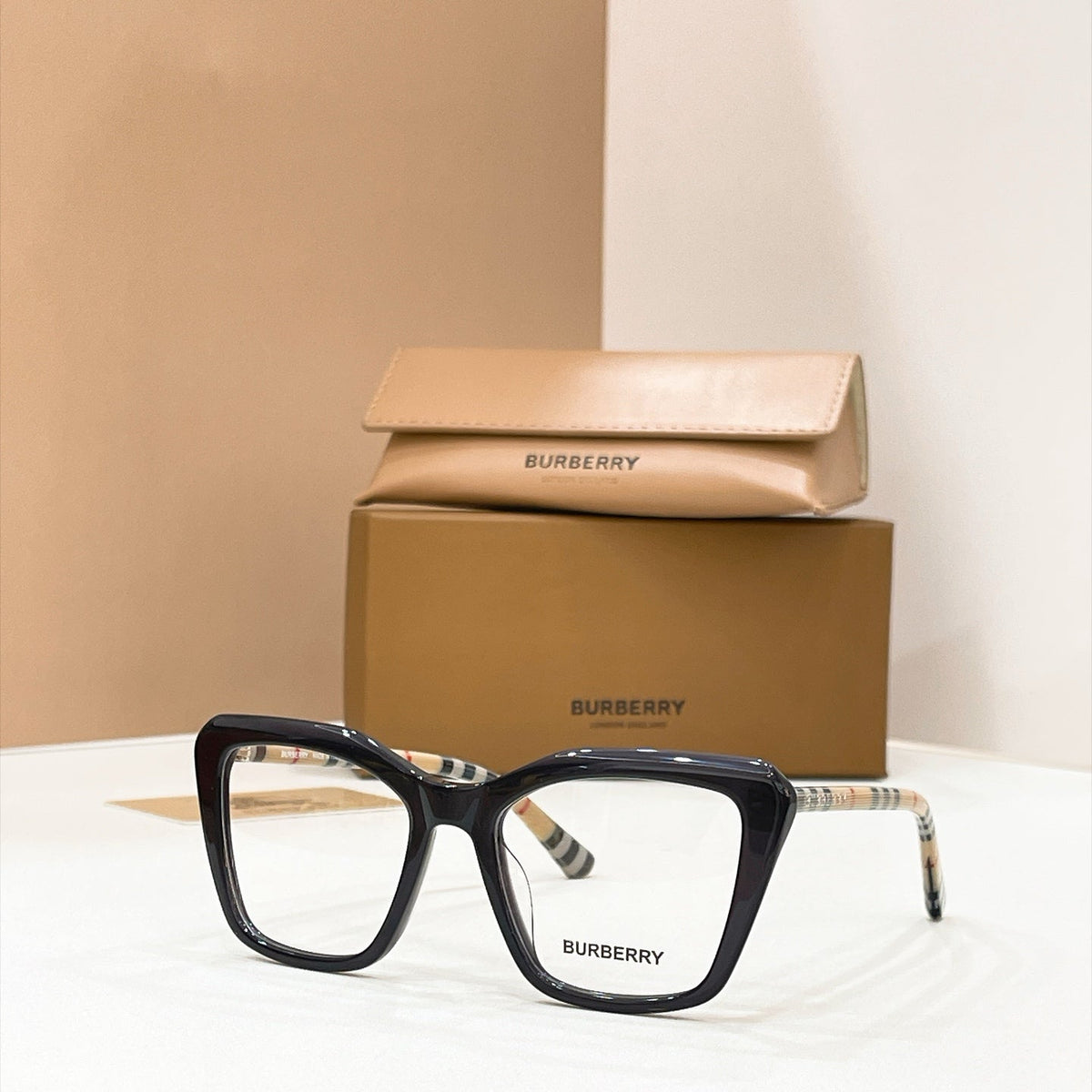 Burberry BE2366 Sunglasses product image 4, provided for visual reference and product detail review