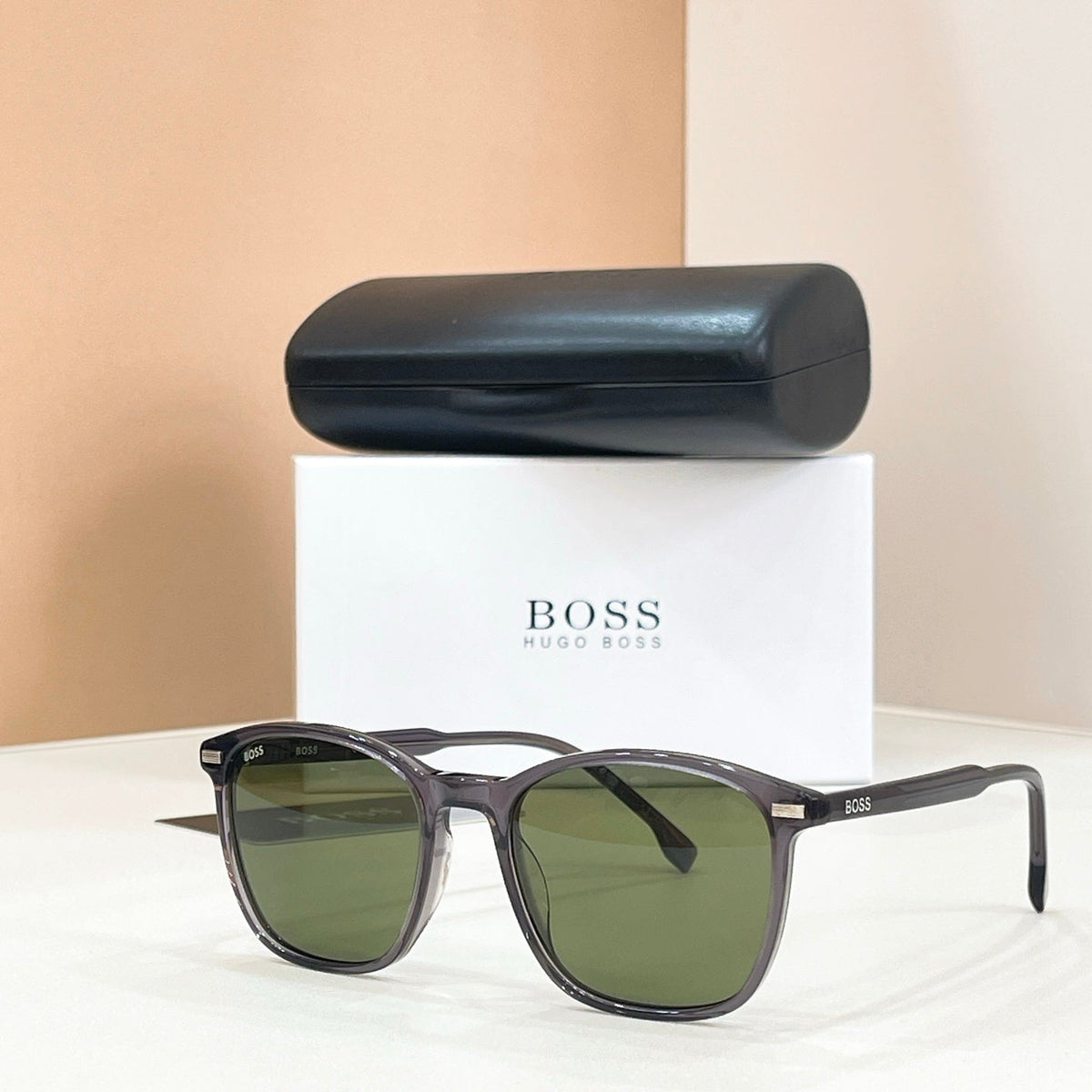 BOSS 1880 Sunglasses product image 1, provided for visual reference and product detail review