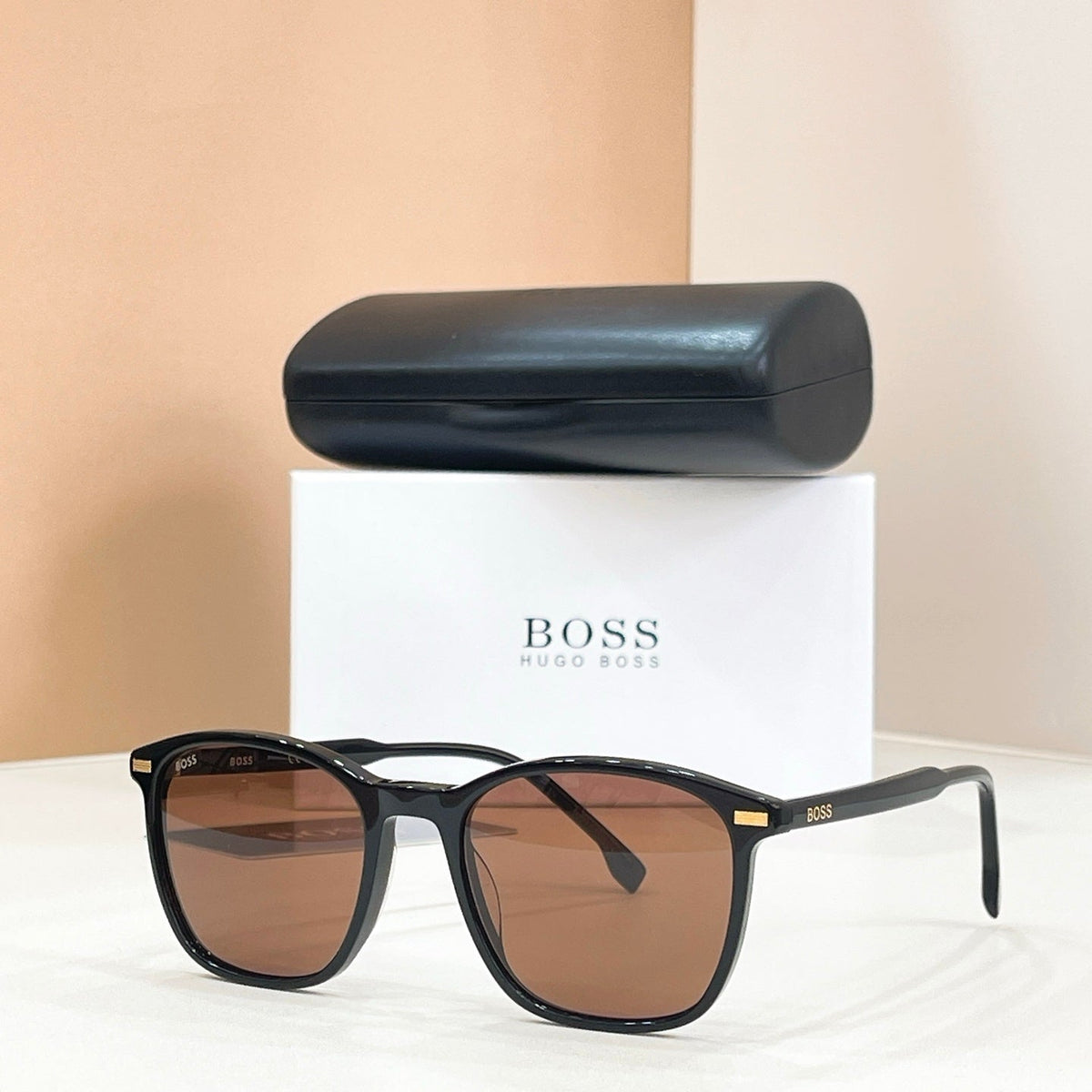 BOSS 1880 Sunglasses product image 3, provided for visual reference and product detail review