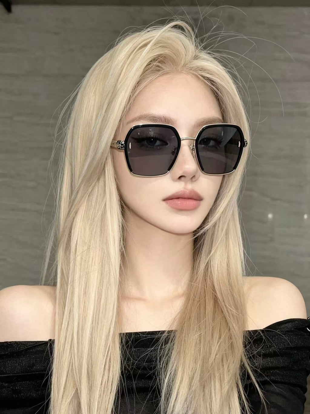 Bvlgari BV40093 Sunglasses product image 10, provided for visual reference and product detail review