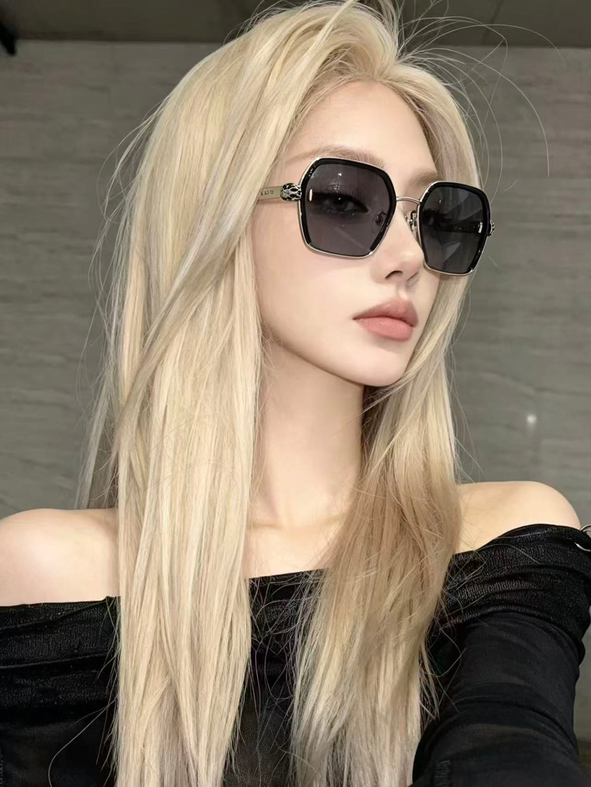 Bvlgari BV40093 Sunglasses product image 12, provided for visual reference and product detail review