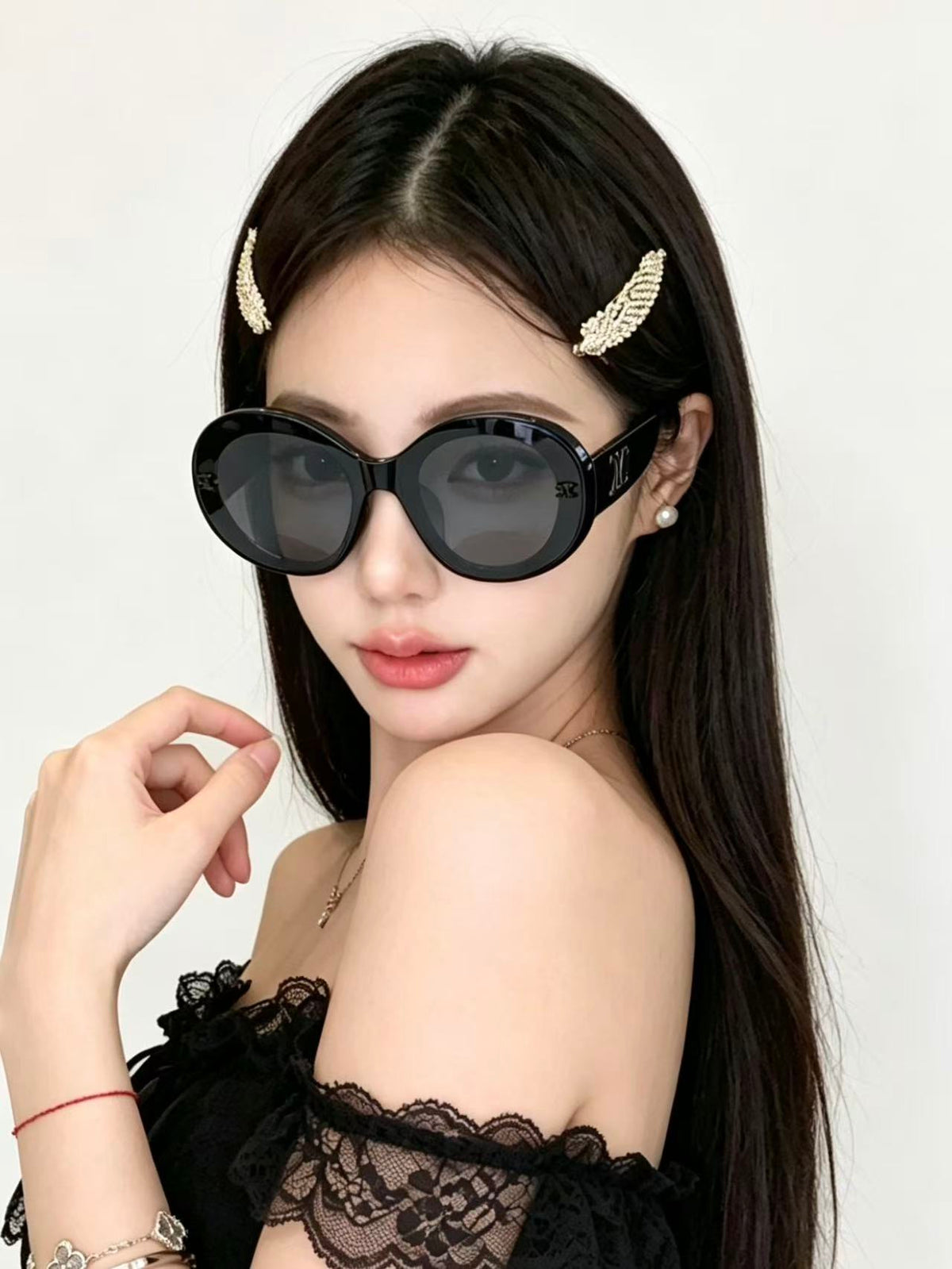 Celine CL40312 Sunglasses product image 15, provided for visual reference and product detail review