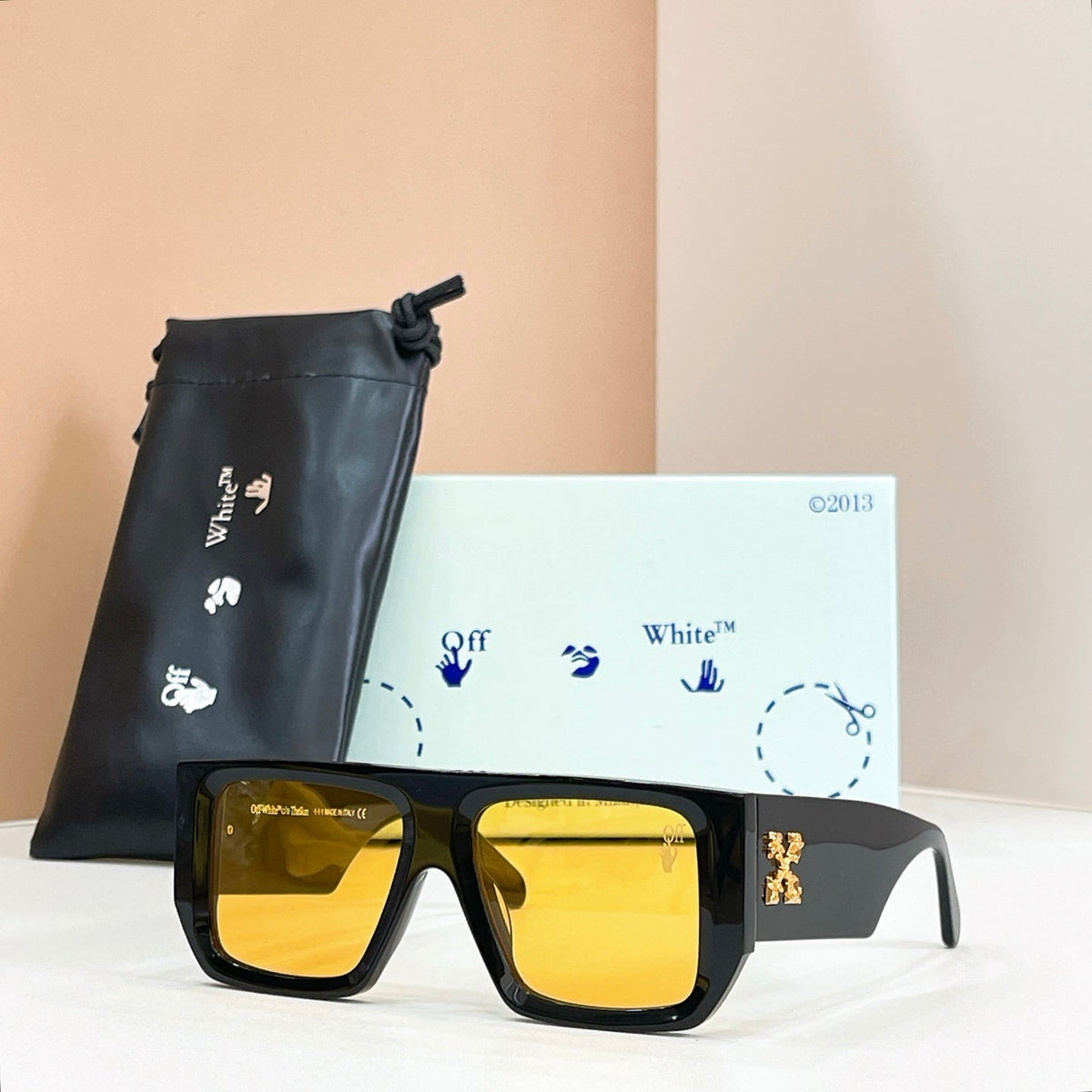 Off-White OERI013 Sunglasses product image 2, provided for visual reference and product detail review