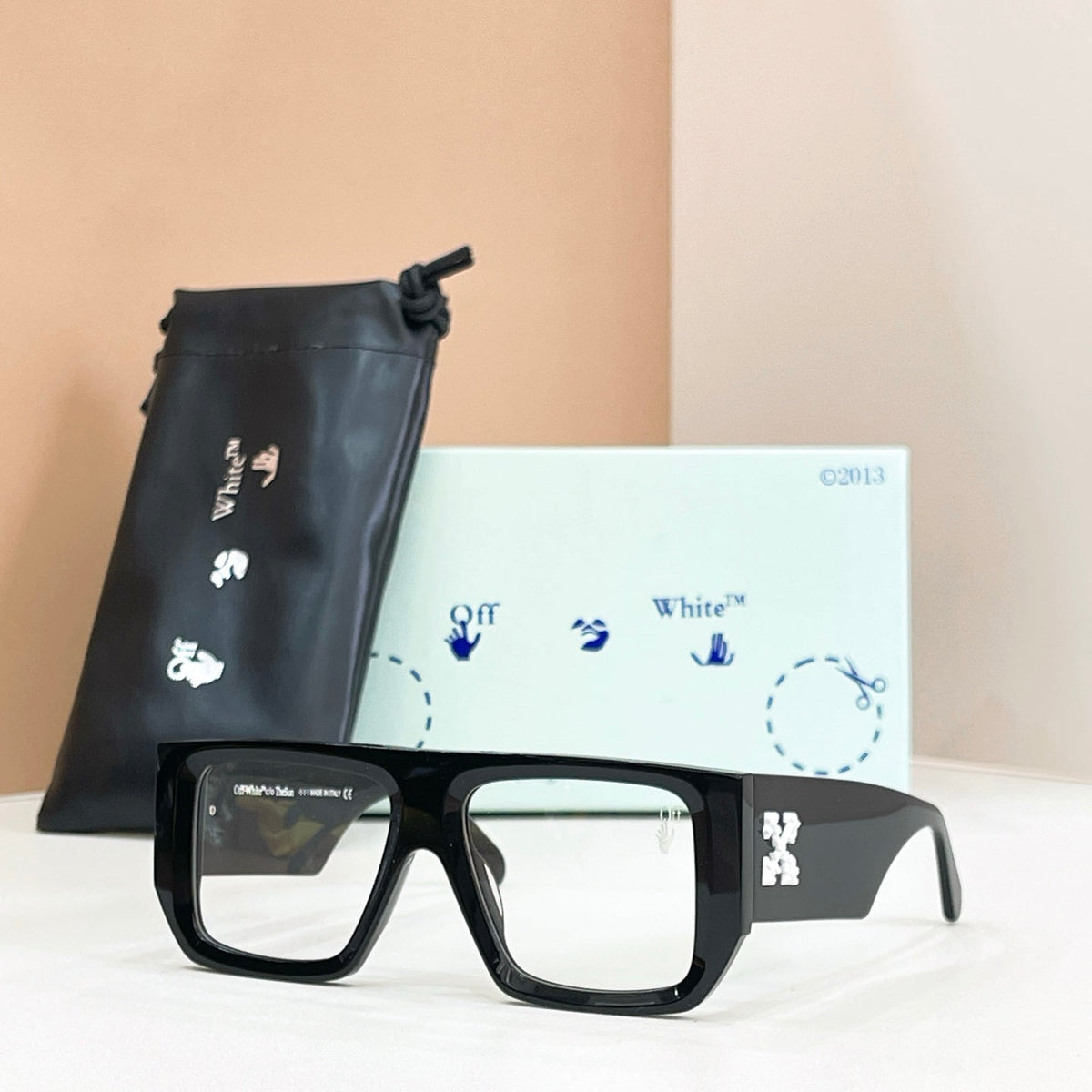 Off-White OERI013 Sunglasses product image 6, provided for visual reference and product detail review