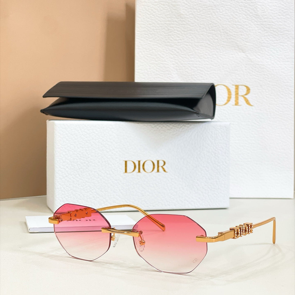 Dior DIORCAT2301M Sunglasses product image 2, provided for visual reference and product detail review