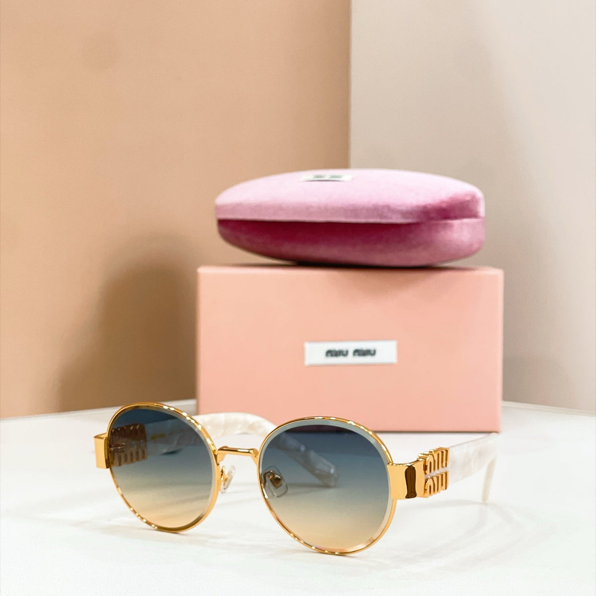 Miu Miu MU 116AV Sunglasses product image 5, provided for visual reference and product detail review