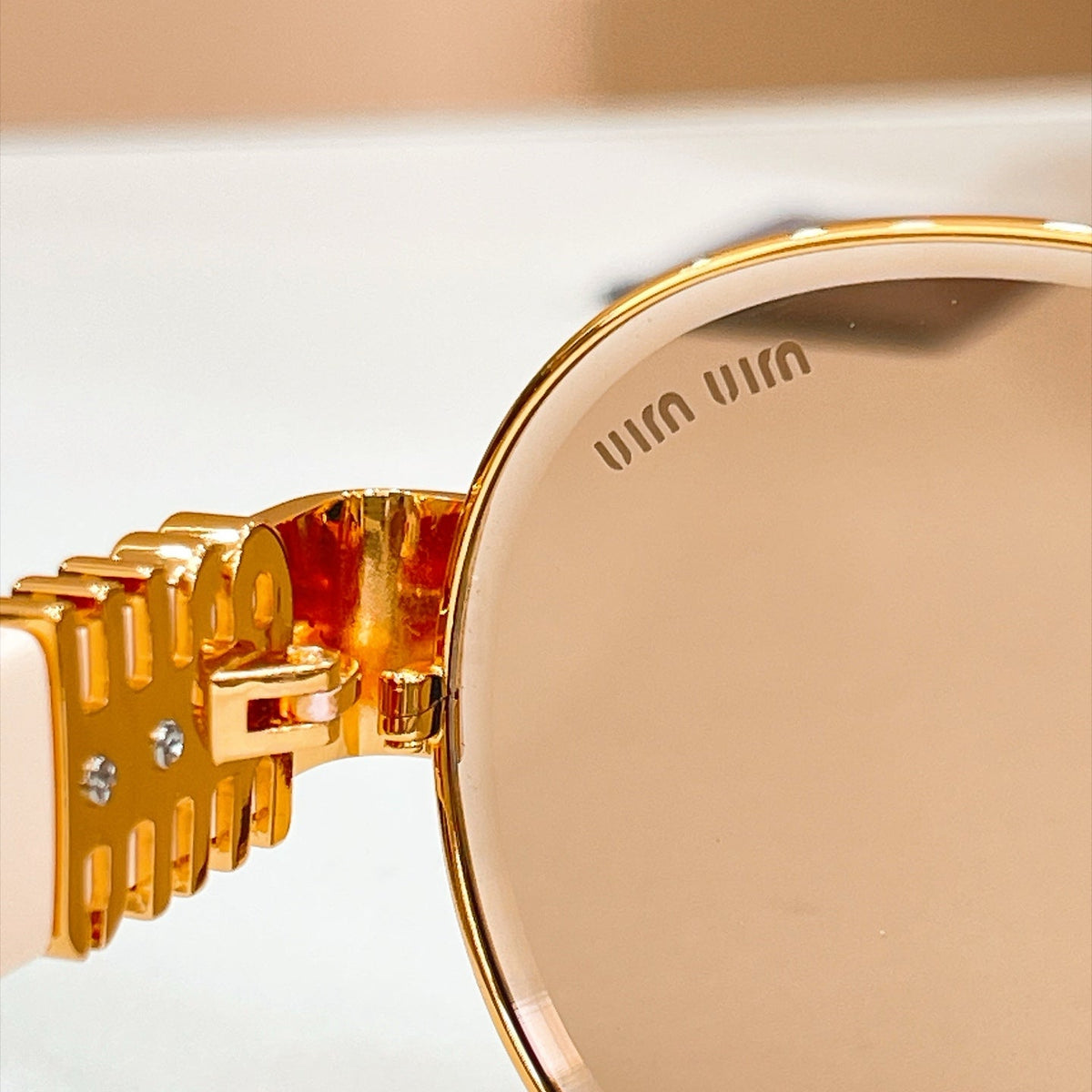 Miu Miu MU 116AV Sunglasses product image 7, provided for visual reference and product detail review