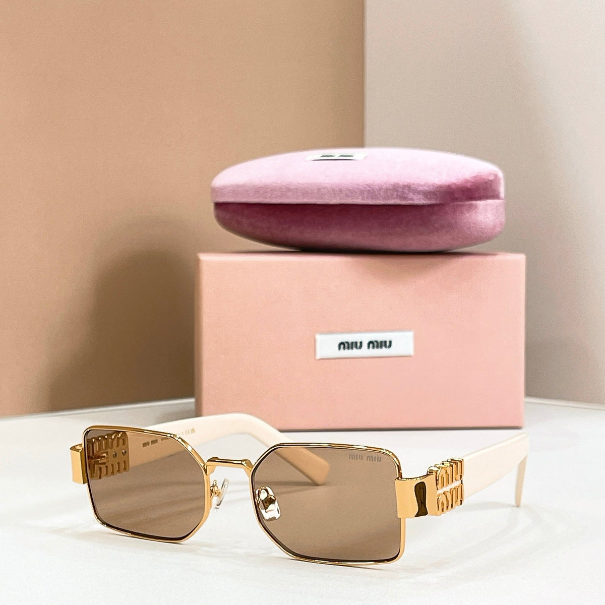 Miu Miu MU 115AV Sunglasses product image 5, provided for visual reference and product detail review